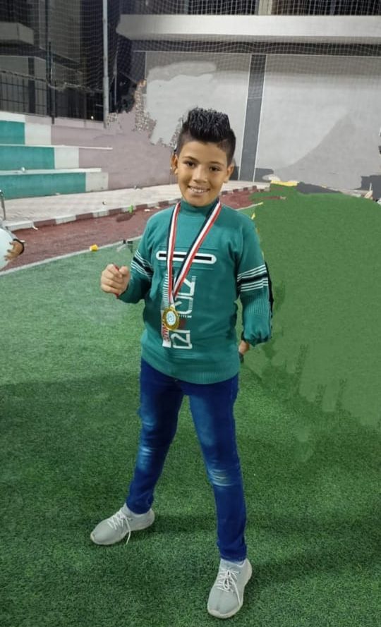 عبدالرحمن علاء بطل سويسي في السباحة.