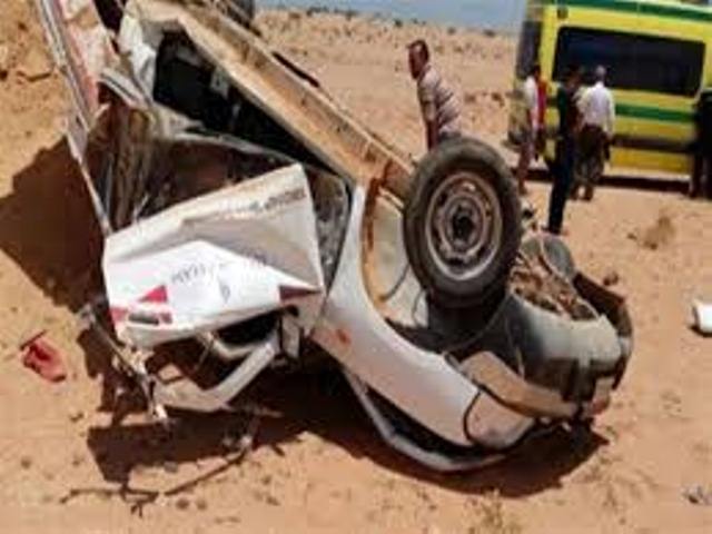 مصرع واصابة 4 موظفين في انقلاب سيارة تابعة لوزارة التموين بالبحيرة 