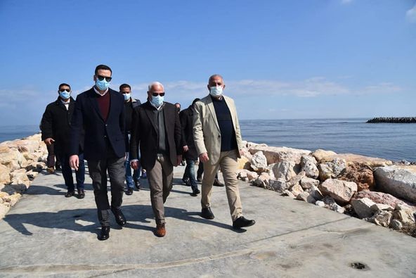 محافظ بورسعيد ووزير الرى يفتتحان مشروع إنشاء ٥ رؤوس حجرية ببوغاز ١ لحماية الشواطىء 