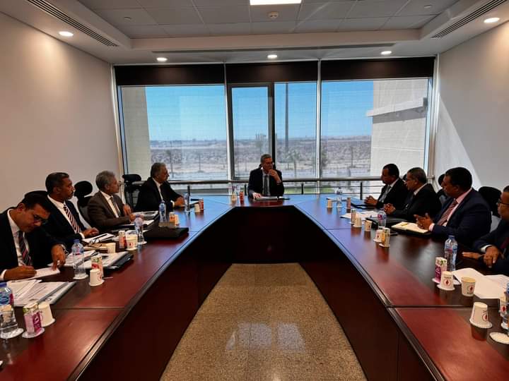 عقد المهندس كريم بدوى وزير البترول والثروة المعدنية اجتماعاً لقيادات الشركة العامة للبترول بمقر الوزارة بمدينة العلمين