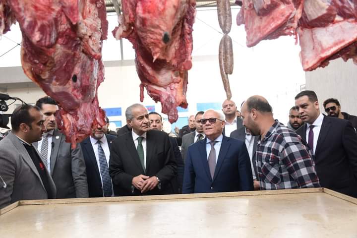وزير التموين و محافظ بورسعيد يتفقدان معرض « مبادرة السلع المخفضة» داخل بازار بورسعيد الجديد 