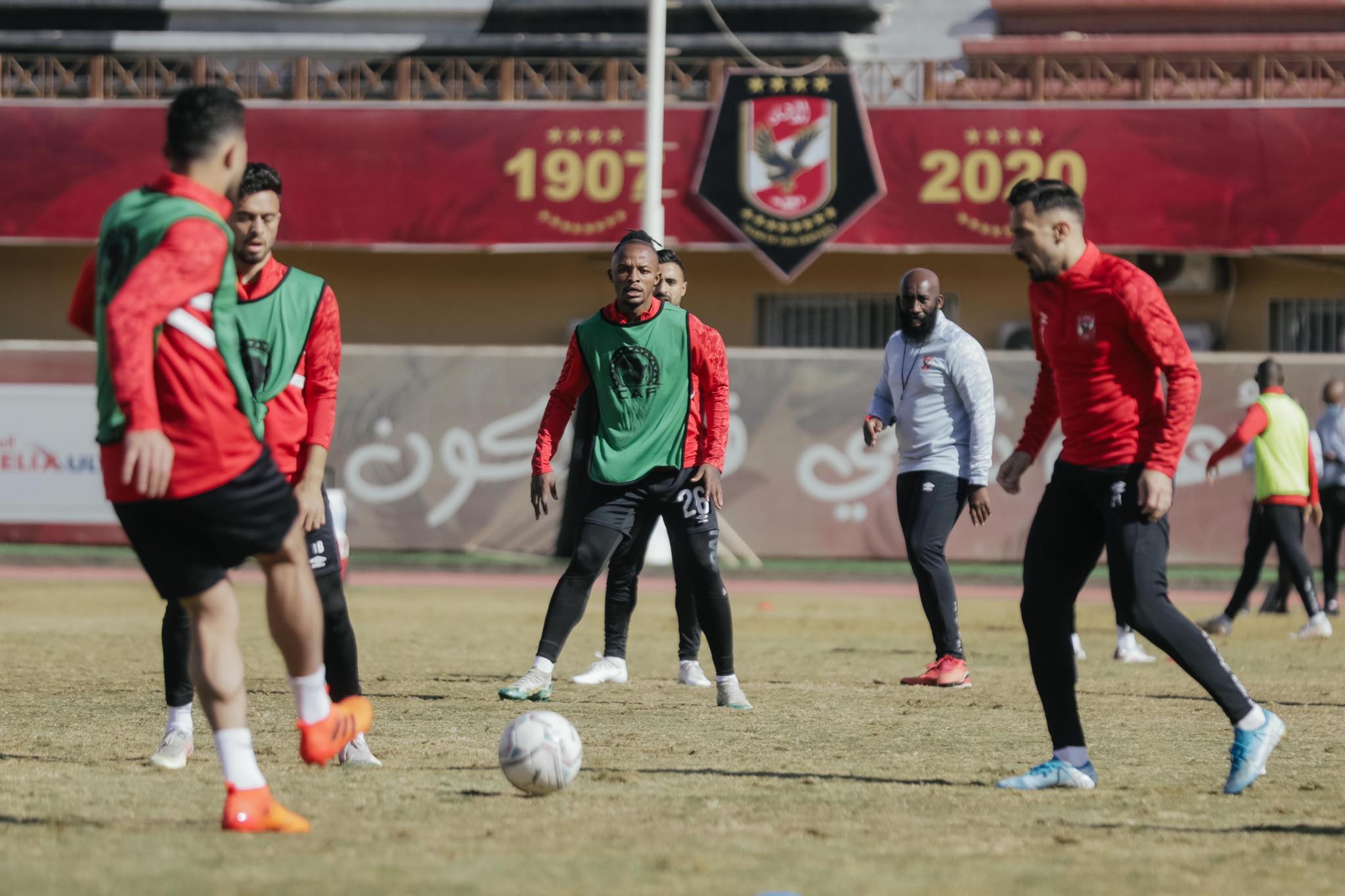 وزير الرياضة في مران الاهلي قبل السفر للمشاركة في مونديال الأندية