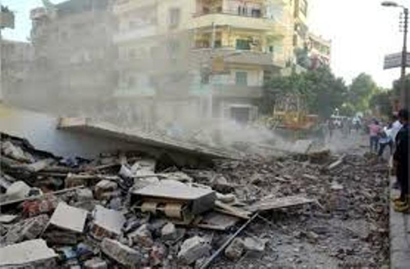 مصرع 5 أشخاص فى انهيار عقار قديم على مقهى بالاسكندرية