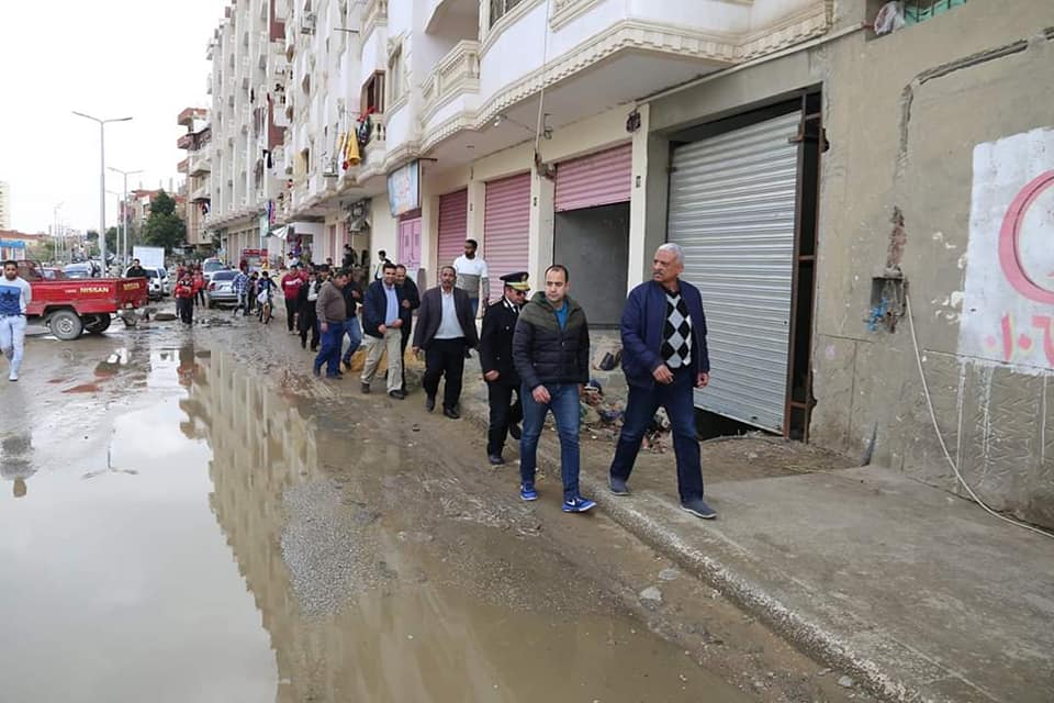 محافظ السويس : تكثيف العمل وزيادة المعدات لإزالة أثارالامطارالغزيرة والرياح الشديدة