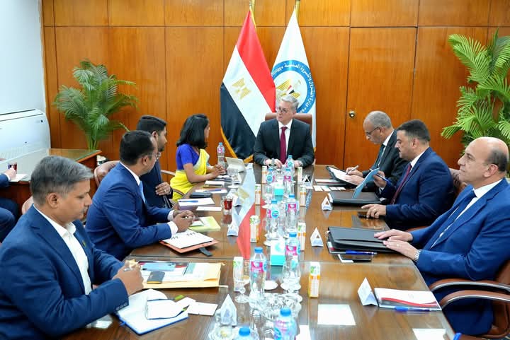 استقبل المهندس كريم بدوى وزير البترول والثروة المعدنية السيدة سى سوشما القائم بأعمال السفير الهندى بالقاهرة والوفد المرافق لها