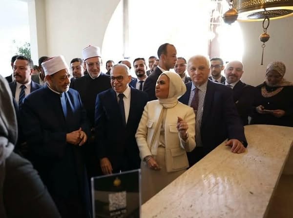 بحضور وزير الأوقاف:  شيخ الأزهر يتفقَّد المقر الرئيس لـبيت الزكاة والصدقات ويوصِّي بتقديم أفضل خدمات للزَّائرين والمستفيدين من خدمات البيت