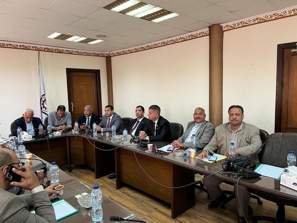 بحضور رئيس اتحاد عمال مصر ..اعادة تشكيل هيئة مكتب نقابة البترول وإختيار عباس صابر قائما بأعمال الرئيس و عايدة محي الدين امينا عاما و موسى امينا للصندوق 