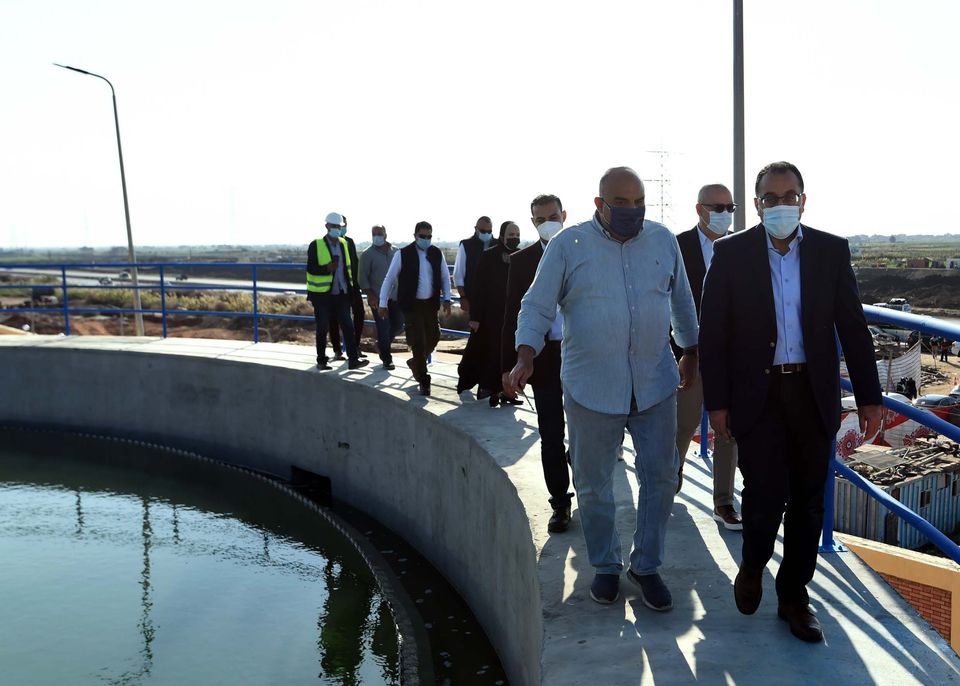 خلال زيارته لبورسعيد: رئيس الوزراء يتفقد مشروع إنشاء محطة ترشيح المياه السطحية بالكاب
