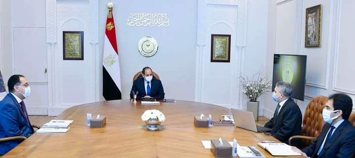 اجتمع السيد الرئيس عبد الفتاح السيسي اليوم مع الدكتور مصطفى مدبولي، رئيس مجلس الوزراء، والفريق أسامة ربيع رئيس هيئة قناة السويس