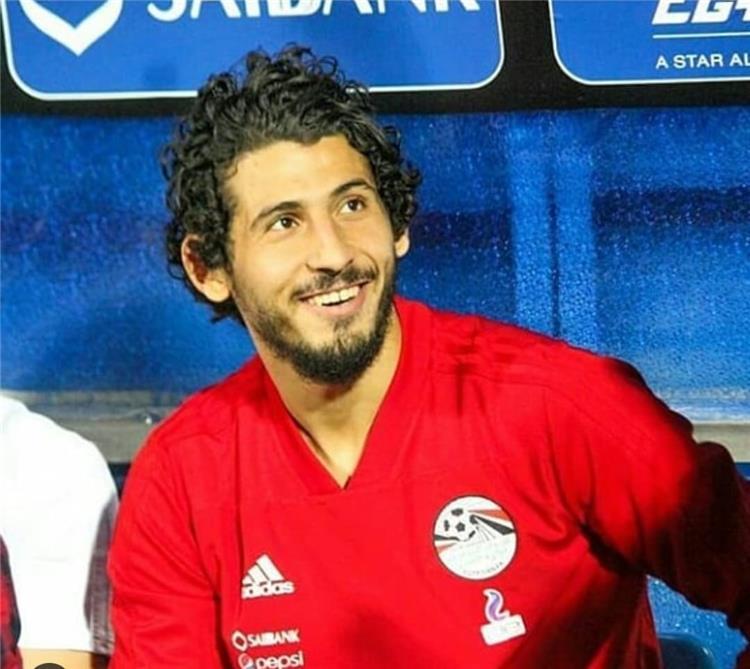 جهاز منتخب مصر يهنئ أحمد حجازي بعد العودة للبريميرليج.