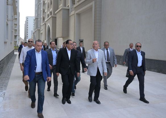 خلال جولته اليوم بعدد من مشروعات صندوق التنمية الحضرية: رئيس الوزراء يتفقد مشروع 