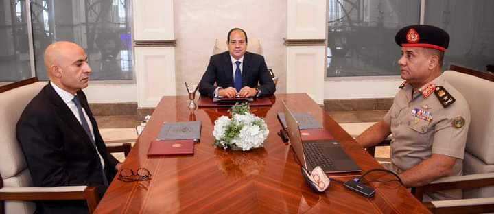 اجتمع السيد الرئيس عبد الفتاح السيسي اليوم مع الوزير محمد عبد اللطيف، وزير التربية والتعليم والتعليم الفني، والفريق أشرف سالم زاهر، مدير الأكاديمية العسكرية المصرية