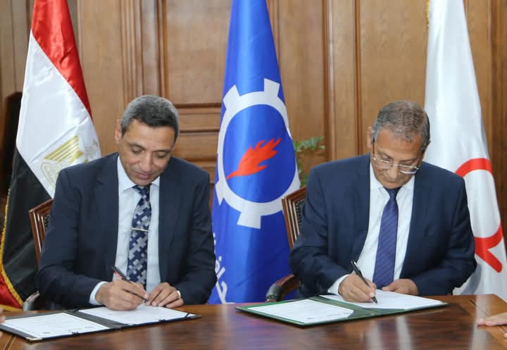 محافظ السويس يوقع بروتوكول تعاون لدعم المشروعات الصغيرة وتنفيذ مبادرة “الأمان والتوفير” في خطوة جديدة نحو تعزيز التنمية الاقتصادية ودعم المشروعات الصغيرة