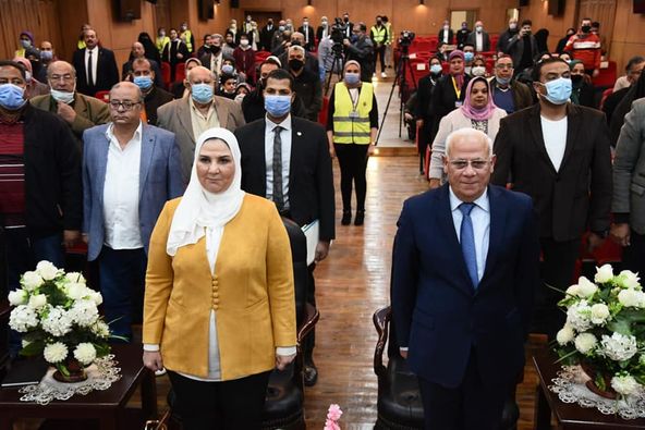 وزيرة التضامن الاجتماعى و محافظ بورسعيد يجتمعان بممثلى الجمعيات الأهلية ببورسعيد .