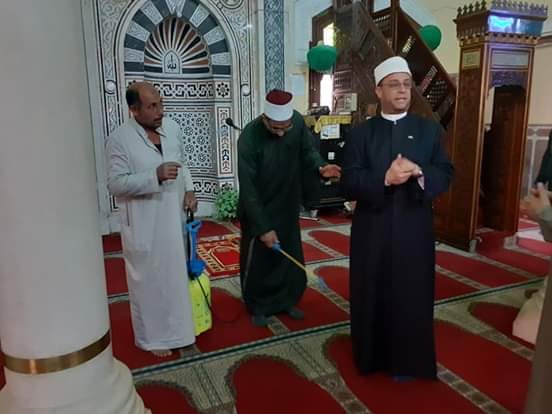 وكيل وزارة أوقاف السويس :نظافة المساجد وتعقيمها يعد واجب وطني 