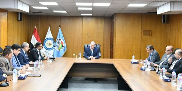أجرى المهندس كريم بدوى وزير البترول والثروة المعدنية جولة تفقدية بهيئة الثروة المعدنية تخللها اجتماع بمسئولى قطاع التعدين ، وتم خلاله تناول مستجدات العمل بالقطاع والعمل على زيادة جاذبيته للاستثمار.