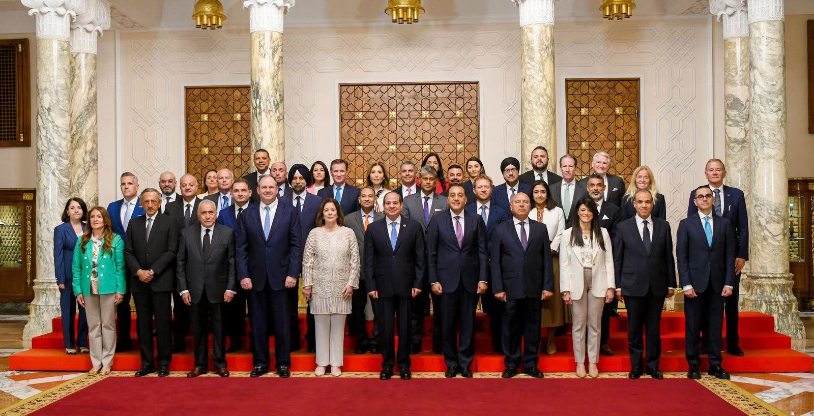 إستقبل السيد الرئيس عبد الفتاح السيسي، اليوم، وفد رجال الأعمال الأمريكيين المشاركين في المنتدى الإقتصادي المصري الأمريكي المنعقد بالقاهرة
