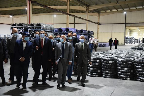 وزير القوى العاملة و محافظ بورسعيد يتفقدان مصنع بيراميدز لانتاج إطارات السيارات جنوب بورسعيد 