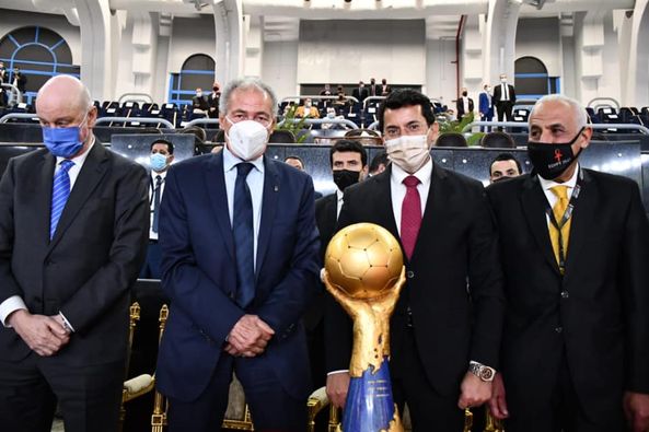 وصل الان كأس العالم لكرة اليد ، إلى ستاد