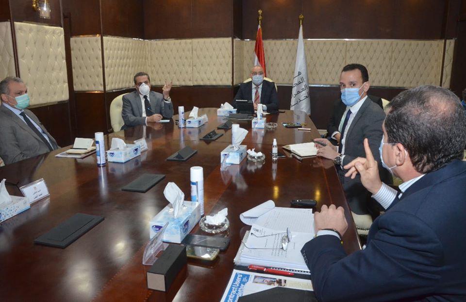 وزير الإسكان يتابع الموقف التنفيذي لمشروع تطوير منطقة