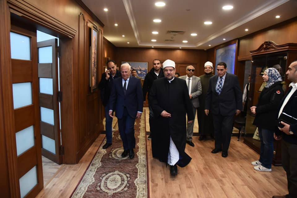 محافظ بورسعيد يستقبل وزير الاوقاف لافتتاح مسجد العلي القدير