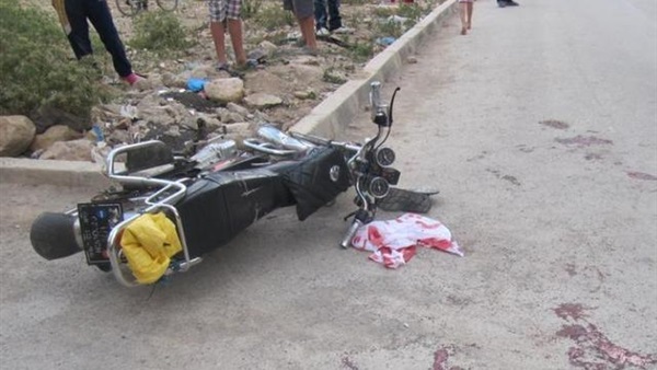  أصيب طالب فى حادث تصادم سيارة ميكروباص مع دراجة بخارية