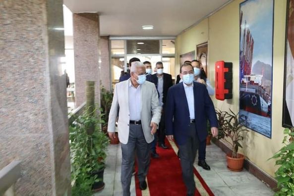 محافظ السويس يستقبل وزير البترول بديوان عام المحافظة