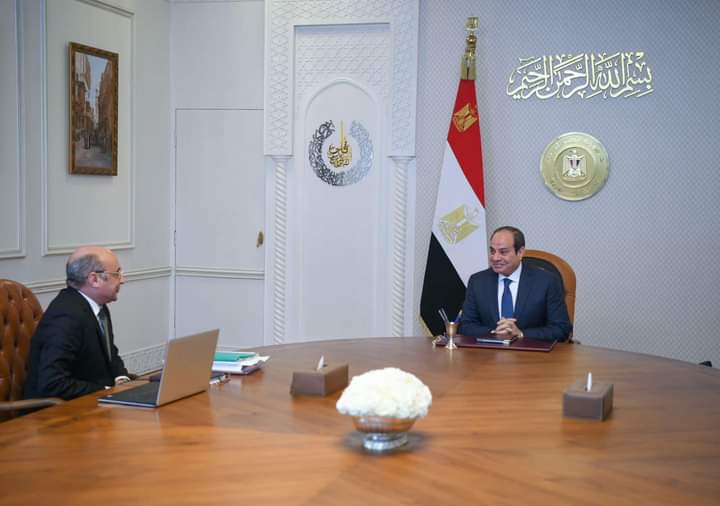 اجتمع السيد الرئيس عبد الفتاح السيسي اليوم مع المستشار عمر مروان وزير العدل
