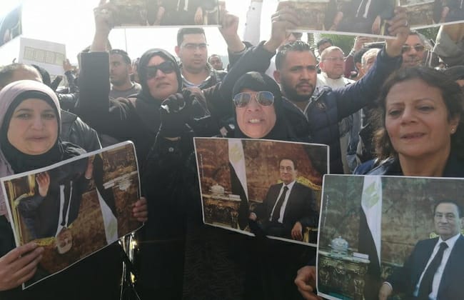 وصول جثمان الرئيس الاسبق محمد حسني مبارك الى مثواه الاخير