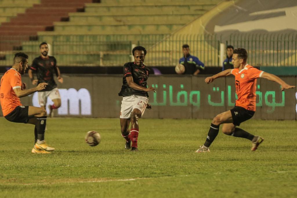   الأهلي يتعادل سلبياً مع البنك الأهلي في الدوري.