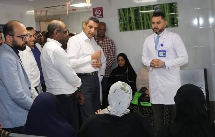 محافظ السويس يتفقد مستشفي دار صحة المراة والطفل بفرع الهيئة العامة للرعاية الصحية بحوض الدرس