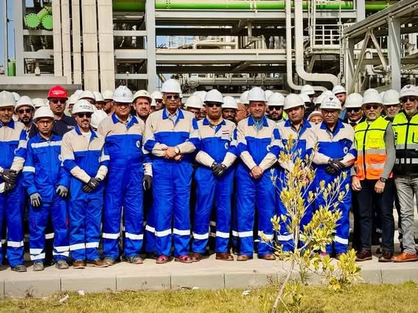 بناء على توجيهات وتعليمات السيد المهندس وزير البترول  والثروة المعدنية والهيئة المصريه العامه للبترول لتنفيذ وقفات السلامة والصحة المهنية بعنوان منظومه تصاريح العمل وتحت رعايه السيد الكيميائي رئيس مجلس الادارة 