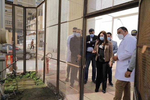 محافظ دمياط تواصل جولاتها التفقدية لمتابعة سير العمل بالمستشفيات و إجراءات التعامل مع أزمة كورونا 