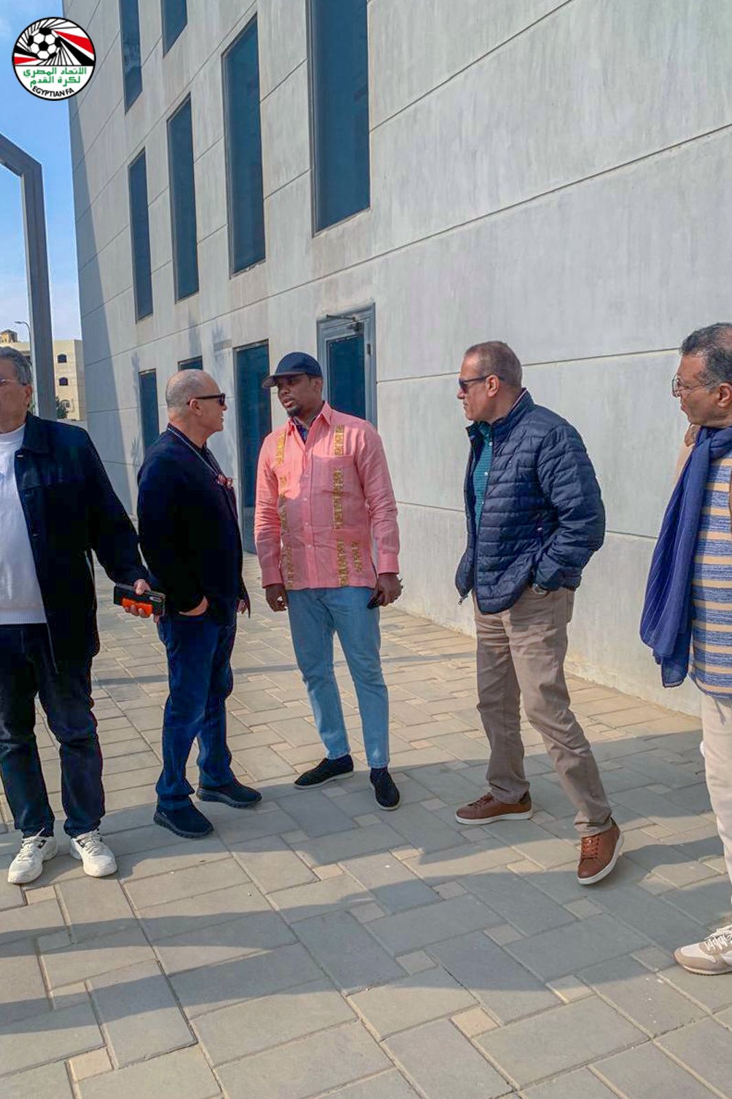 أبو ريدة يصطحب ايتو في جولة تفقدية بمركز المنتخبات الوطنية.