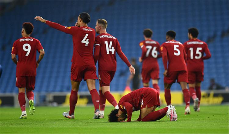 ليفربول يحقق رقمين كارثيين بعد السقوط أمام إيفرتون في الدوري الإنجليزي.