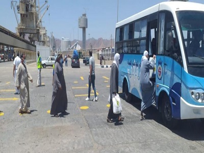 وزير النقل يتابع وصول 1036 راكب عالقا بالسعودية والاردن لميناءى سفاجا ونويبع 