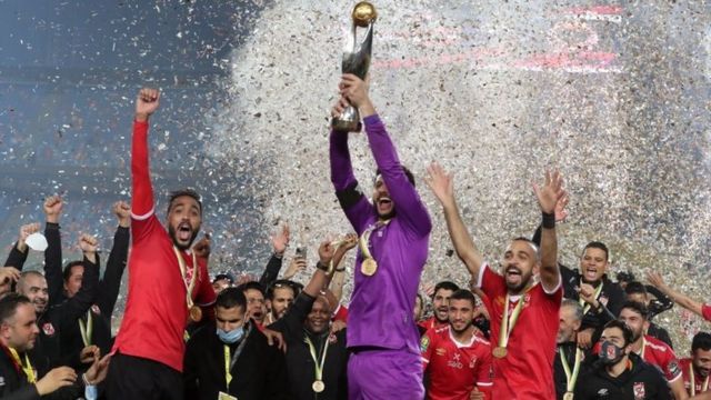 الأهلي يكشف حقيقة دعوة الزمالك لاحتفالية التتويج بدوري أبطال إفريقيا.