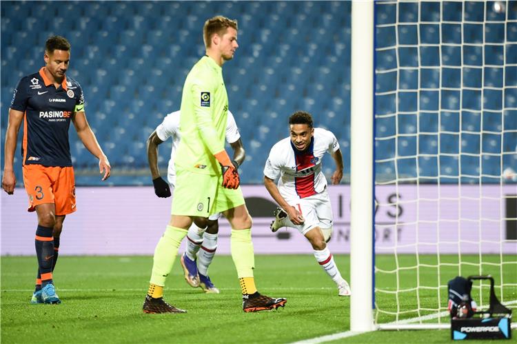 باريس سان جيرمان يفوز بثلاثية لهدف علي مونبلييه ويفلت من الفخ في الدوري الفرنسي.