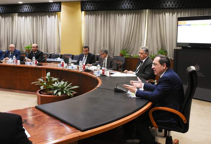 اجتماع اللجنة العليا للإنتاج البترولى بالصحراء الشرقية