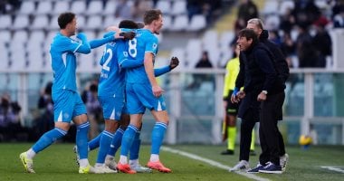 نابولي يفوز على تورينو بهدف نظيف ويواصل تصدرة للدورى الإيطالي.