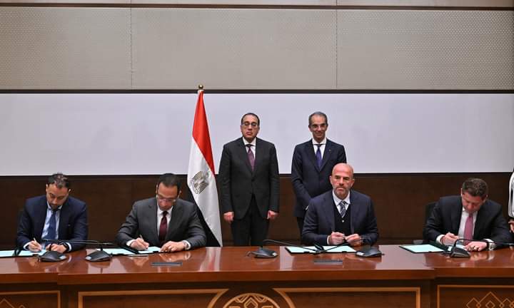 رئيس الوزراء يشهد توقيع مذكرة تفاهم بشأن تطوير وبناء وامتلاك وتشغيل مركز للبيانات الخضراء في مصر