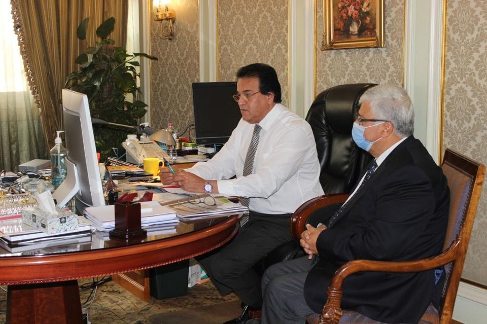وزير التعليم العالى يلتقى عددًا من العلماء المصريين بالجامعات اليابانية