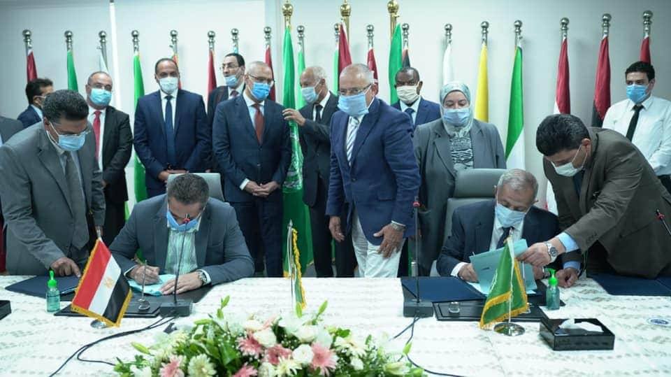 الجزار وأبو الغيط يشهدان توقيع عقد شراء أرض الأكاديمية العربية للعلوم والتكنولوجيا فرع العلمين الجديدة