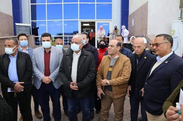 محافظ السويس يتفقد مركز طب أسرة التوفيق