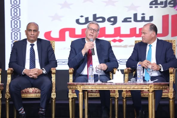 شارك المهندس كريم بدوى وزير البترول والثروة المعدنية فى جلسة بعنوان 