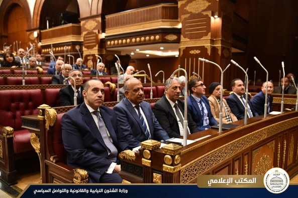 لمستشار محمود فوزي يحضر جلسة مجلس الشيوخ لمناقشة ثلاثة طلبات مناقشة عامة بشأن استغلال وادي السيليكون وتحديات قطاع الكهرباء وخطة الحكومة لتحقيق الأمن الطاقي
