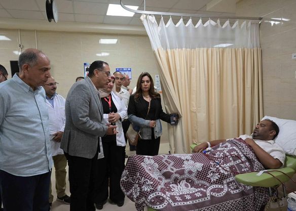 وزيرة التنمية المحلية تشارك في الجولة التفقدية لرئيس الوزراء بمستشفى سمالوط المركزي لمتابعة جوانب التطوير والخدمات المقدمة