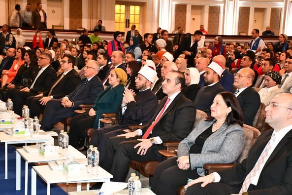 وزير الأوقاف يشارك الشباب في الاحتفال بـ «اليوم الدولي للتضامن الإنساني» بجامعة القاهرة