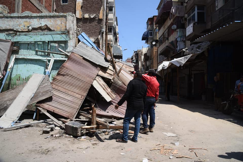 محافظ بورسعيد : بدء حملة ازالة التعديات والاشغالات بشارع كسري.