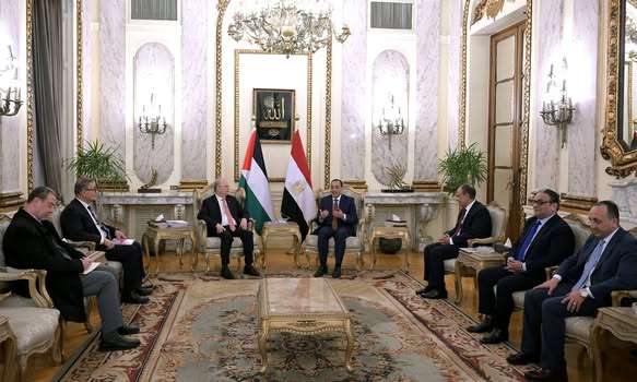 رئيس الوزراء يلتقى نظيره الفلسطيني لاستعراض ملامح خطة التعافي المبكر وإعادة إعمار غزة التى ستعرض على القمة العربية